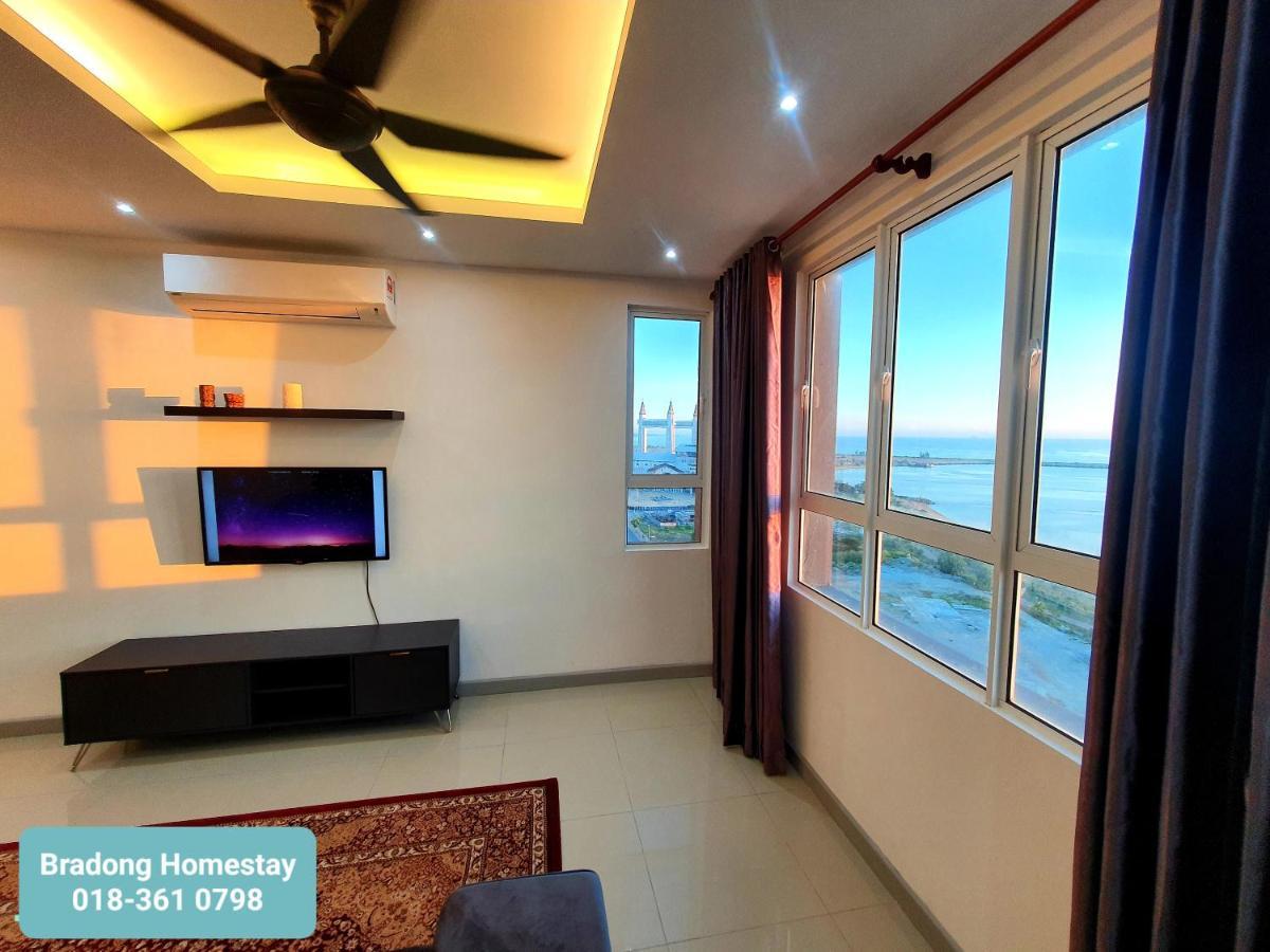 Bradong Homestay - Musllm Only, 3 Queen Bedrooms, Seaview, Infinity Pool, Gym, Near Drawbridge & Ktcc Mall クアラ・トレンガヌ エクステリア 写真