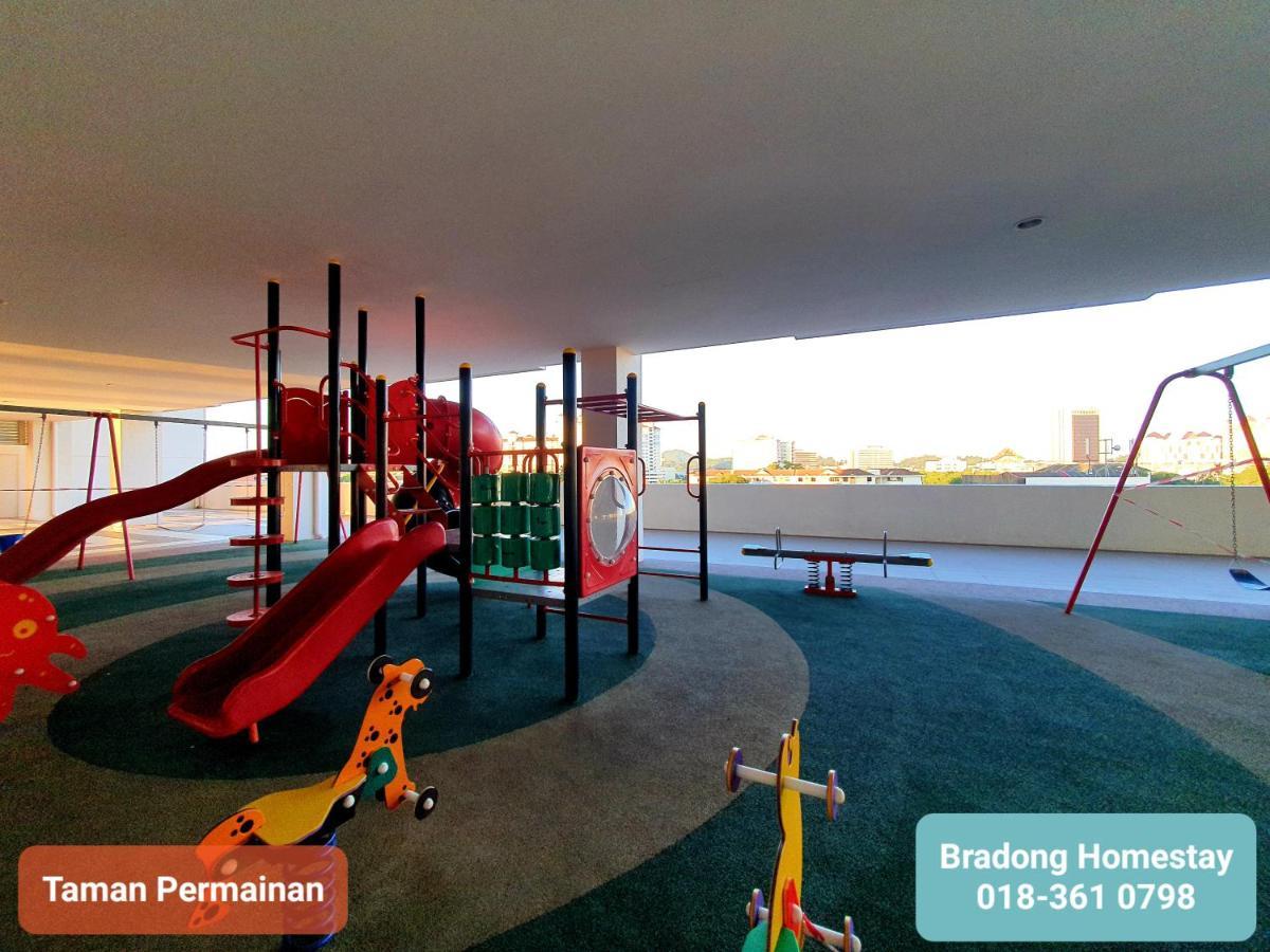 Bradong Homestay - Musllm Only, 3 Queen Bedrooms, Seaview, Infinity Pool, Gym, Near Drawbridge & Ktcc Mall クアラ・トレンガヌ エクステリア 写真